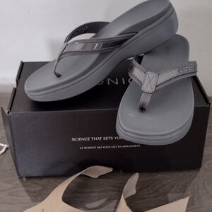 Vionic Women's High Tide II Platform Sandal in Pewter